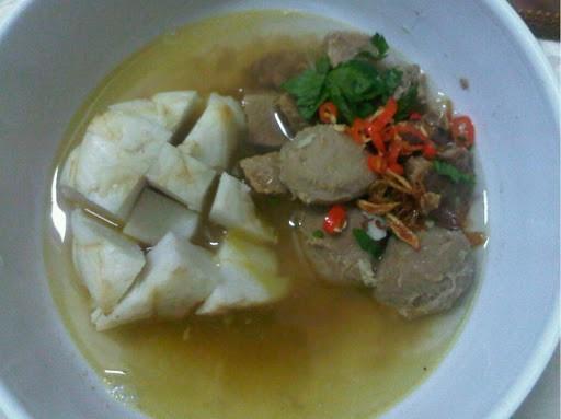 Bakso Ketupat, 1. Mie Ongklok, 2. Bakso Ketupat, 3. Soto Krandegan, 4. Combro Kalipelet Khas Banjarnegara, 5. Buntil Banjarnegara, 6. Manisan Carica, 7. Jenang Salak, 8. Keripik Salak, 9. Tempe Mendoan, 10. Sate Ayam