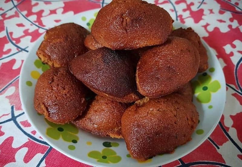 Bolu Paranggi, 2. Bau Peapi, 3. Kue Cucur, 4. Kue Paso, 5. Gogos Kambu, 6. Bolu Paranggi, 7. Roti Pawa, 8. Sambusa, 9. Kue Tetu, 10. Kue Apang