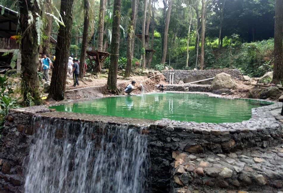 Curug Semirang, 1. Curug Semirang, 2. Umbul Sidomukti, 3. Watu Gunung, 4. Kolam Renang Watu Lumpang, 5. Curug Lawe, 6. Benteng Willem II Ungaran, 7. Candi Gedong Songo, 8. Alun-Alun Lama Ungaran, 9. Masjid Agung Al-Mabrur Ungaran, 10. Gunung Ungaran