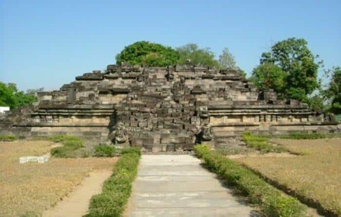 Candi Bubrah, 1. Candi Karangnongko, 2. Candi Sojiwan, 3. Candi Plaosan, 4. Candi Merak, 5. Candi Bubrah, 6. Candi Asu, 7. Candi Gana, 8. Candi Siwa, 9. Pura Candi Untoroyono