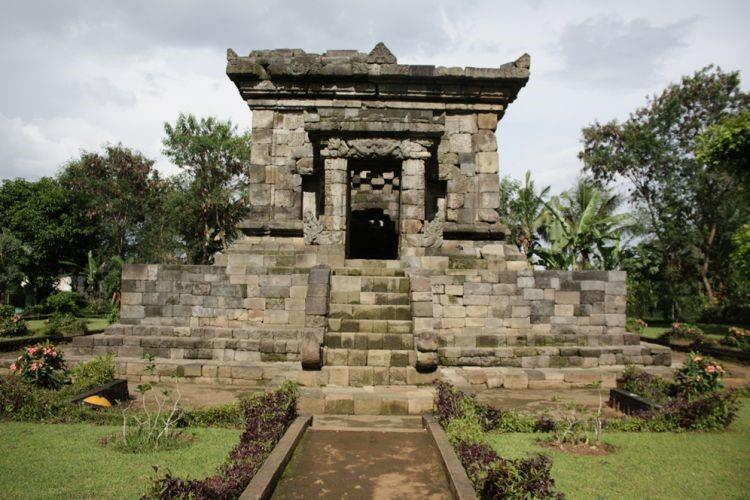 Candi Badut, 1. Candi Singosari, 2. Candi Sumberawan, 3. Candi Karang Besuki, 4. Candi Bocok, 5. Candi Kidal, 6. Candi Songgoriti, 7. Candi Jago, 8. Candi Badut, 9. Candi Jawar Ombo