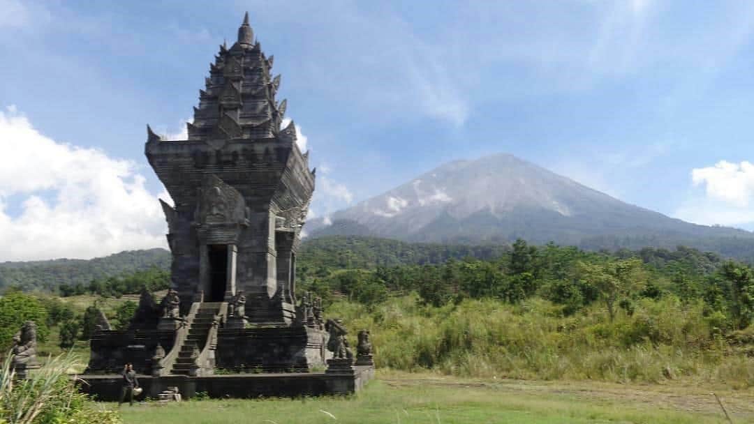 Candi Jawar Ombo, 1. Candi Singosari, 2. Candi Sumberawan, 3. Candi Karang Besuki, 4. Candi Bocok, 5. Candi Kidal, 6. Candi Songgoriti, 7. Candi Jago, 8. Candi Badut, 9. Candi Jawar Ombo