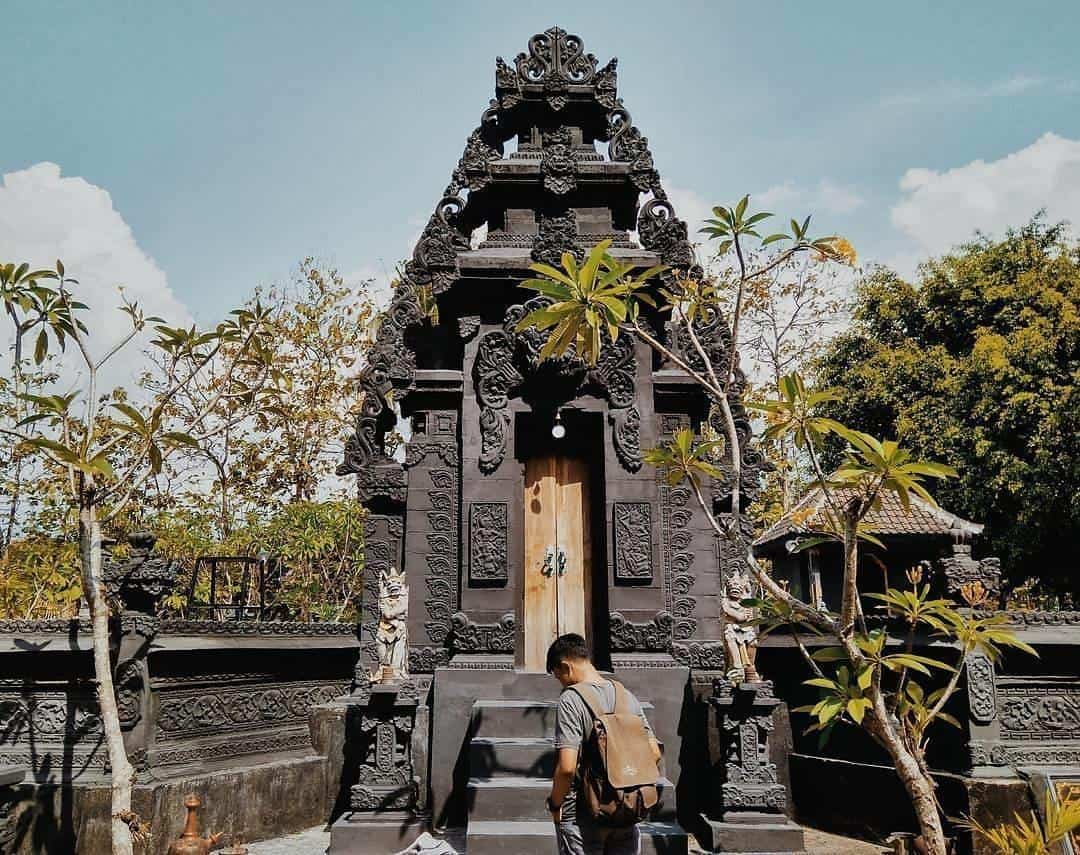 Pura Candi Untoroyono, 1. Candi Karangnongko, 2. Candi Sojiwan, 3. Candi Plaosan, 4. Candi Merak, 5. Candi Bubrah, 6. Candi Asu, 7. Candi Gana, 8. Candi Siwa, 9. Pura Candi Untoroyono
