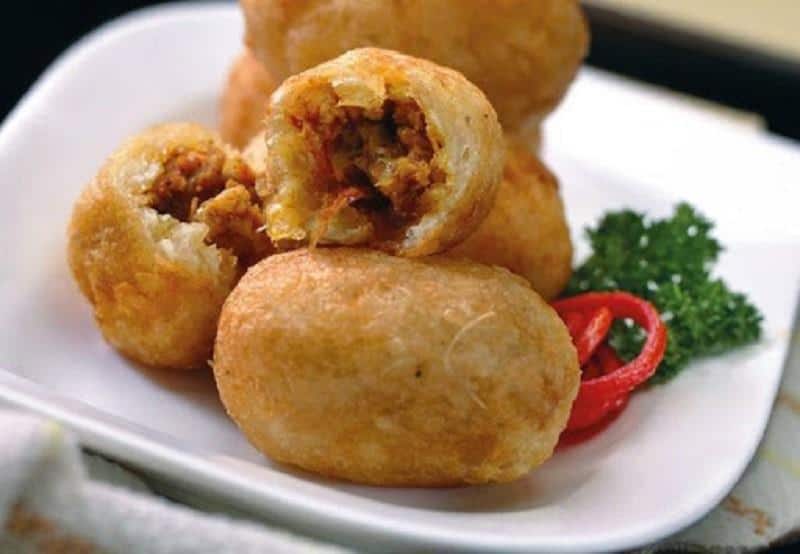 Combro Kalipelet Khas Banjarnegara, 1. Mie Ongklok, 2. Bakso Ketupat, 3. Soto Krandegan, 4. Combro Kalipelet Khas Banjarnegara, 5. Buntil Banjarnegara, 6. Manisan Carica, 7. Jenang Salak, 8. Keripik Salak, 9. Tempe Mendoan, 10. Sate Ayam