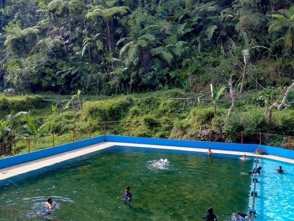 Fasilitas di Sendang Geulis Kahuripan, Daya Tarik dan Mitos Sendang Geulis Kahuripan, Tiket Masuk dan Jam Operasional Sendang Geulis Kahuripan, Fasilitas di Sendang Geulis Kahuripan, Alamat dan Akses Transportasi Sendang Geulis Kahuripan, Hotel di Sekitar Sendang Geulis Kahuripan