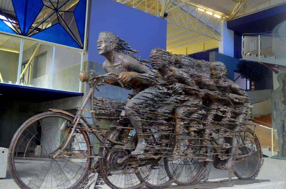 Galeri Seni, Spot Menarik di NuArt Sculpture Park, Fasilitas NuArt Sculpture Park , Harga Tiket Masuk dan Jam Operasional, Alamat dan Akses Transportasi, Hotel di Sekitar NuArt Sculpture Park