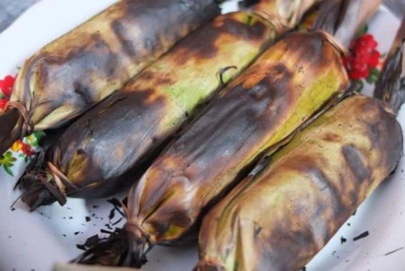 Gogos Kambu, 2. Bau Peapi, 3. Kue Cucur, 4. Kue Paso, 5. Gogos Kambu, 6. Bolu Paranggi, 7. Roti Pawa, 8. Sambusa, 9. Kue Tetu, 10. Kue Apang