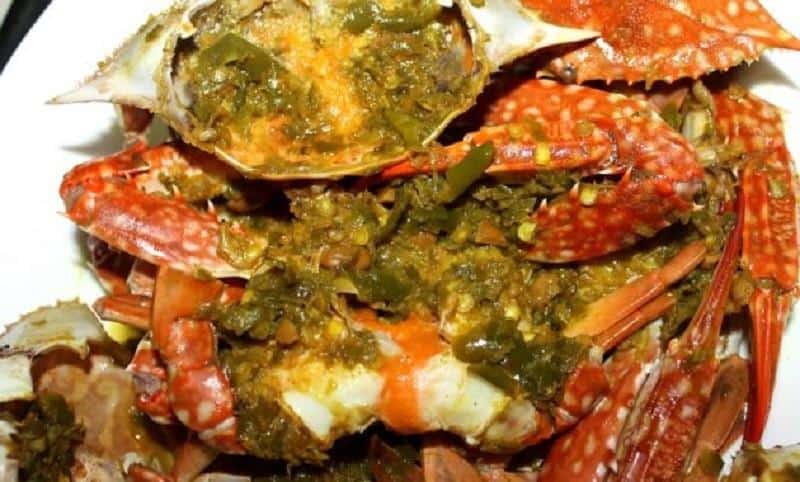 Kepiting Sambal Ijo, 1. Sompil, 2. Sego Bantingan, 3. Nasi Patik, 4. Kepiting Sambal Ijo, 5. Ayam Lodho Bakar, 6. Kue Sagon, 7. Pindang Terong Pedas, 8. Sredek, 9. Geti/ Enting, 10. Capar Tape