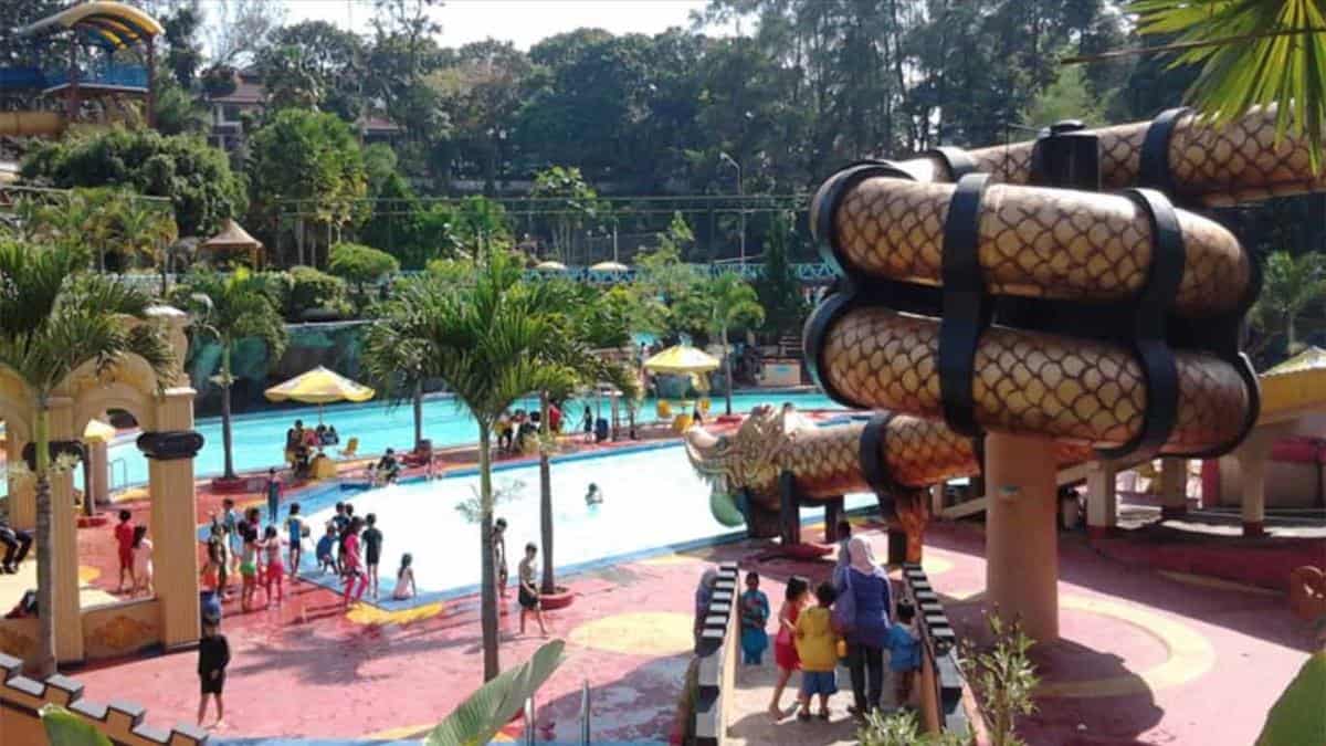 Kolam Naga, Wahana di Kolam Renang Karang Setra , Harga Tiket dan Jam Operasional Kolam Renang Karang Setra, Fasilitas di Kolam Renang Karang Setra, Alamat dan Akses Transportasi Karang Setra, Hotel di Sekitar Karang Setra