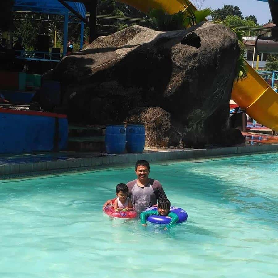 Kolam Pantai, Wahana di Kolam Renang Karang Setra , Harga Tiket dan Jam Operasional Kolam Renang Karang Setra, Fasilitas di Kolam Renang Karang Setra, Alamat dan Akses Transportasi Karang Setra, Hotel di Sekitar Karang Setra
