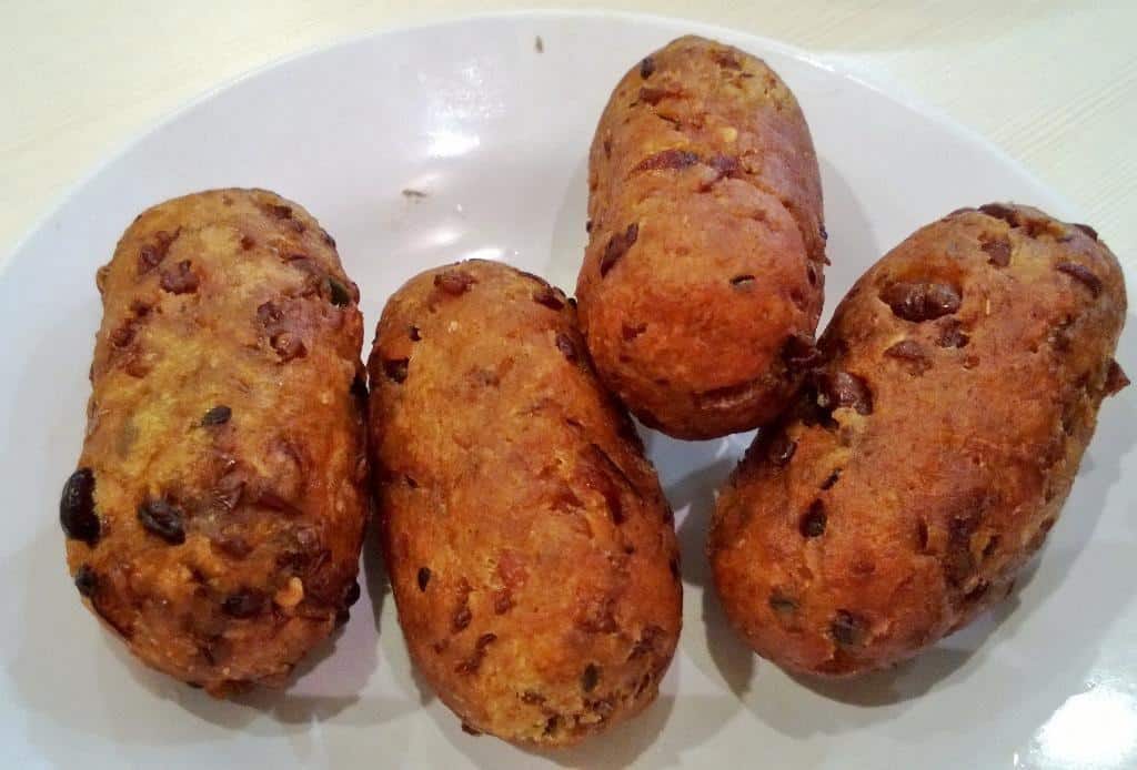 Lento, 1. Lento, 2. Ndas Borok, 3. Tempong, 4. Mendut, 5. Sego Gono, 6. Sego Urap, 7. Balung Kuwuk, 8. Brongkos Kikil, 9. Empis-Empis Tahu Tempe, 10. Perkedel Kimpul, 11. Bajingan, 12. Ketan Gudig