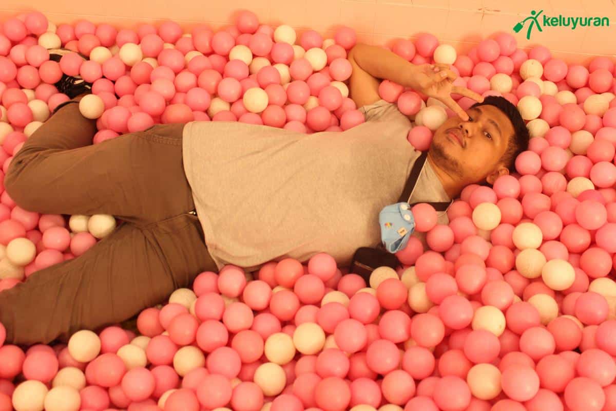 Rabbit Town_kolam bola, Wahana dan Spot Menarik Rabbit Town, Harga Tiket dan Jam Operasional, Fasilitas di Rabbit Town, Alamat dan Akses Transportasi, Hotel di Sekitar Rabbit Town