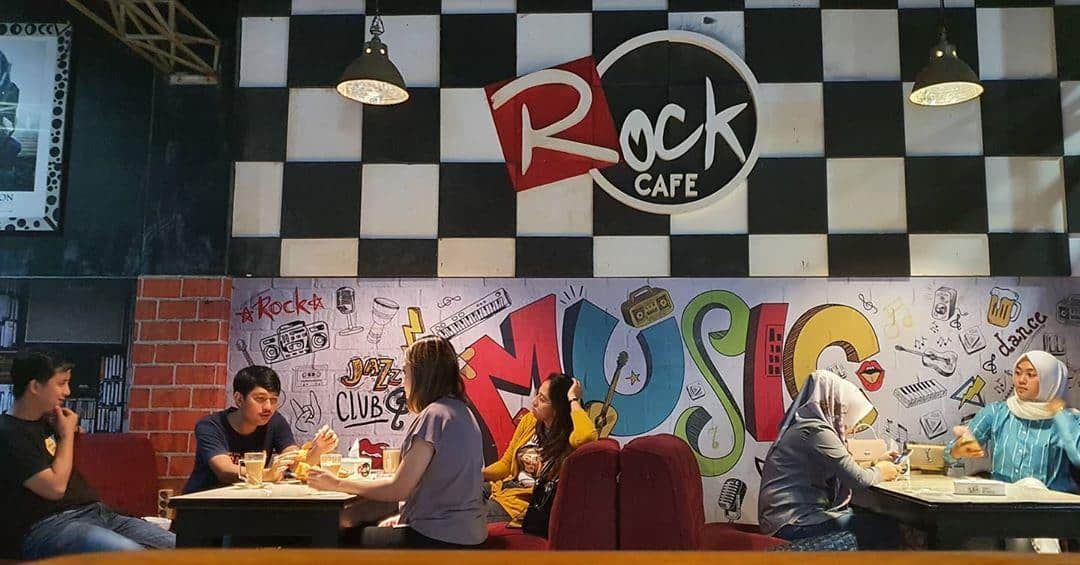 1. Bangi Kopi, 2. Excelso, 3. Otentik Coffee, 4. Rich-O Donuts & Cafe, 5. Kopi Daeng, 6. Kopi Kita, 7. Odixy Cafe & Lounge, 8. Rock Cafe, 9. My Sushi O, 10. Zigcler Coffee
