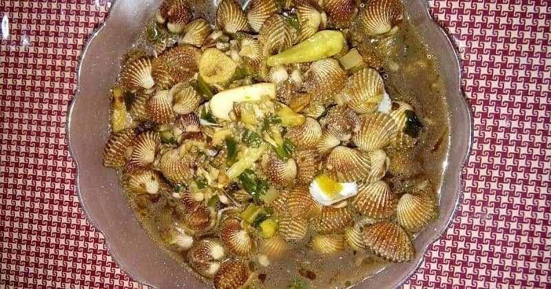 Swike Kerang, 1. Nasi Gandul, 2. Soto Kemiri, 3. Sego Tewel, 4. Petis Kambing Runting, 5. Mangut Kepala Manyung, 6. Sayur Tempe Pedes, 7. Jangan Mrico atau Sayur Merica, 8. Swike Kerang, 9. Gethuk Runting, 10. Kue Moho