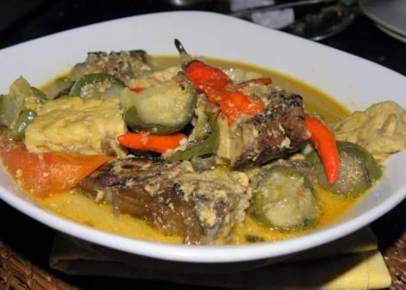 Sayur Mangut, 1. Lontong Tuyuhan, 2. Sate Srepeh, 3. Kelo Mrico, 4. Urap Latoh, 5. Asem-Asem Sapi, 6. Soto Rembang, 7. Telur Rajungan, 8. Sayur Mangut, 9. Jadah, 10. Dumbeg