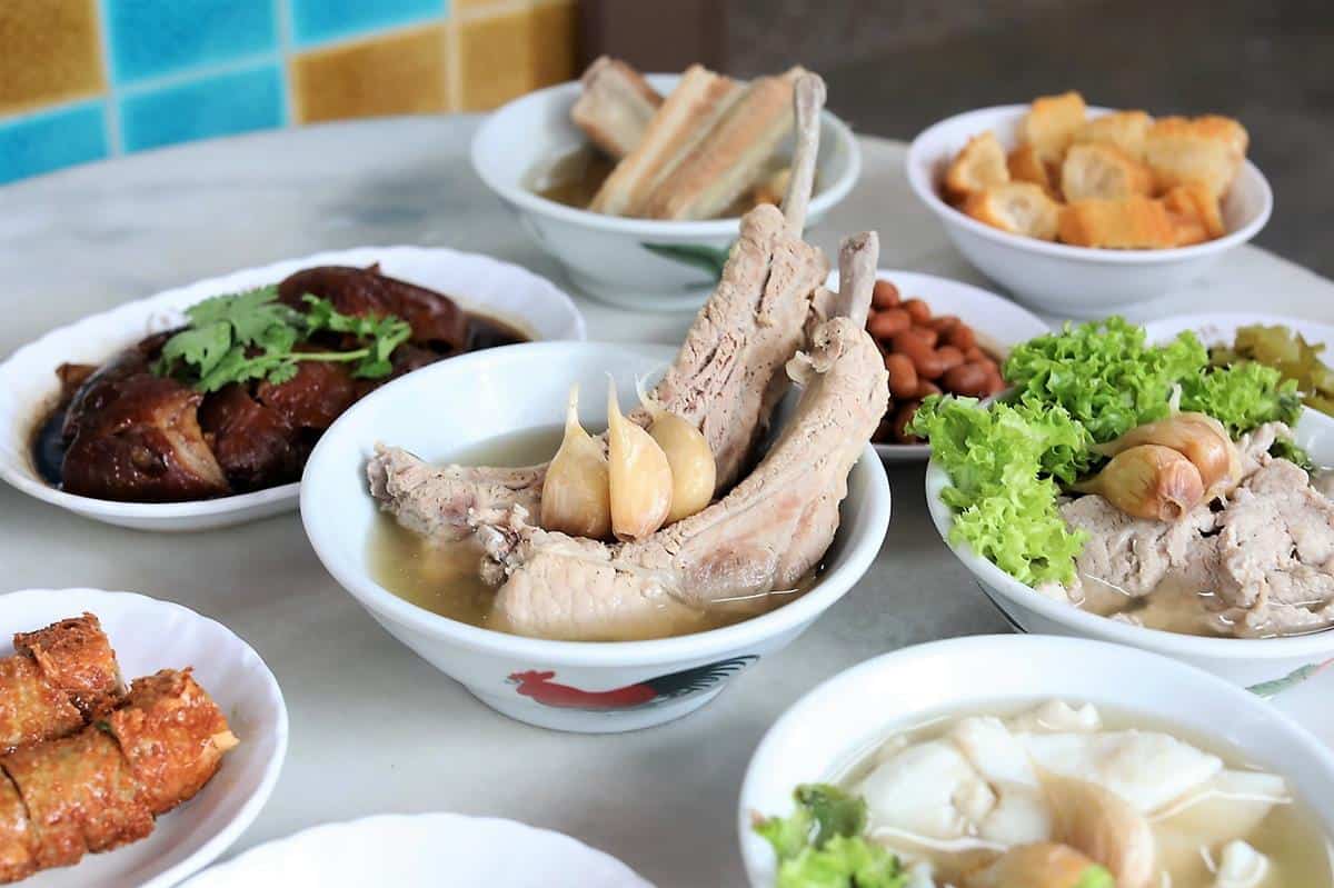 1. Dookki, 2. Zenbu Central Park, 3. Song Fa Bak Kut Teh, 4. Ikkudo Ichi, 5. Pizza Marzano, 6. Steak 21 Buffet, 7. Kampoeng Tjatjanan, 8. Beatrice Quarters, 9. Suan Thai Bistro, 10. Chew by Red Bean