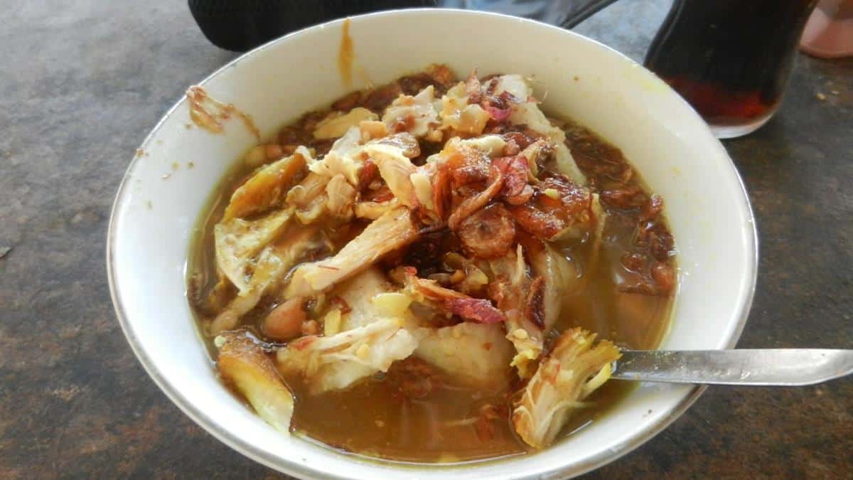 Soto Ayam Petanahan, 1. Soto Tamanwinangun, 2. Kethek Khas Kebumen, 3. Nasi Penggel, 4. Sate Ambal, 5. Jipang Kacang, 6. Yutuk Goreng, 7. Soto Ayam Petanahan, 8. Lanting, 9. Golak, 10. Emping Mendem