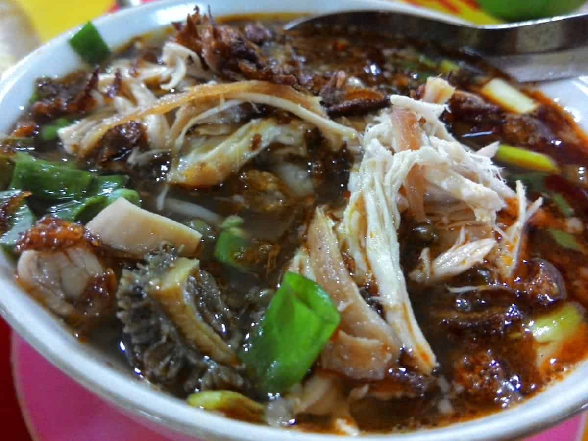 Soto Brebes, 1. Nasi Lengko, 2. Ketan Pecok, 3. Telur Asin, 4. Kerupuk Tulang Bandeng, 5. Kupat Glabed, 6. Soto Brebes, 7. Kepiting Soka, 8. Sate Blengong, 9. Crispy Ikan Serinding, 10. Rujak Belut