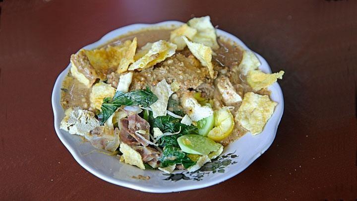 Soto Selingkuh, 1. Campor, 2. Kaldu Kokot, 3. Nasi Romi, 4. Apen Manis, 5. Macho, 6. Soto Sabreng, 7. Soto Selingkuh, 8. Kolak Pattola, 9. Jubada, 10. Man Reman