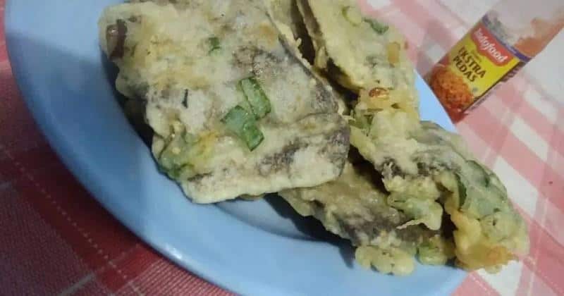 Tempe Dages, 1. Brekecek, 2. Sate Martawi, 3. Rempeyek Yutuk, 4. Tempe Dages, 5. Lepet Ketan, 6. Mendoan, 7. Gembus, 8. Thempleng, 9. Lanting, 10. Keripik Sukun