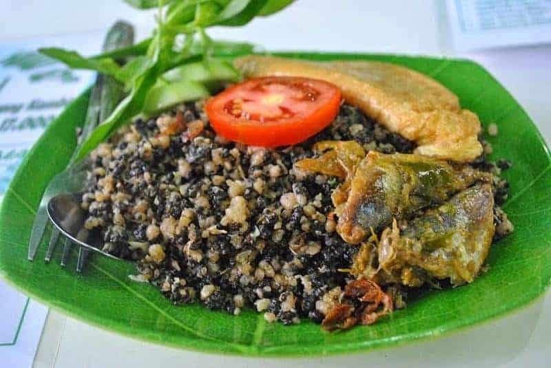 Tiwul Goreng, 1. Sate Ayam Ponorogo, 2. Pecel Tumpuk Ponorogo, 3. Rujak Petis Welirang, 4. Sego Tahu, 5. Tiwul Goreng, 6. Sate Kopok, 7. Gethuk Golan, 8. Jenang Mirah, 9. Es Dawet Jabung, 10. Serabi Ponorogo