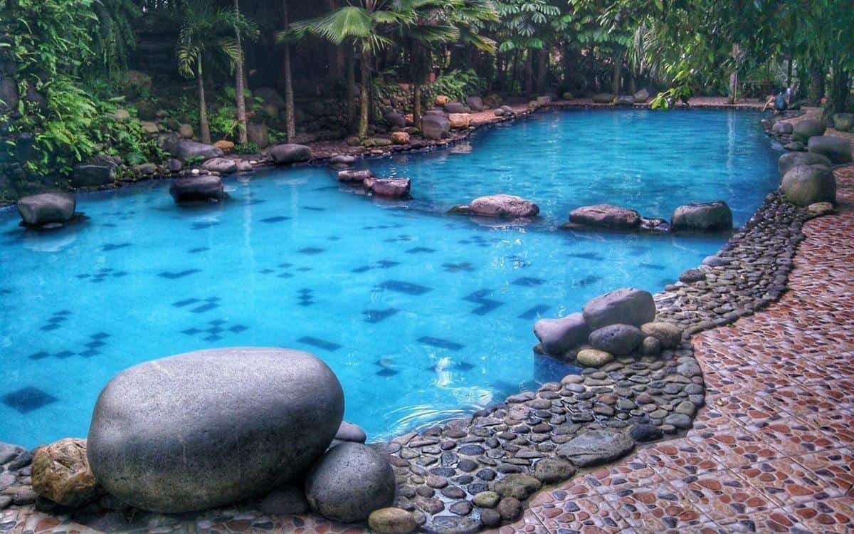 Watu Gunung, 1. Curug Semirang, 2. Umbul Sidomukti, 3. Watu Gunung, 4. Kolam Renang Watu Lumpang, 5. Curug Lawe, 6. Benteng Willem II Ungaran, 7. Candi Gedong Songo, 8. Alun-Alun Lama Ungaran, 9. Masjid Agung Al-Mabrur Ungaran, 10. Gunung Ungaran