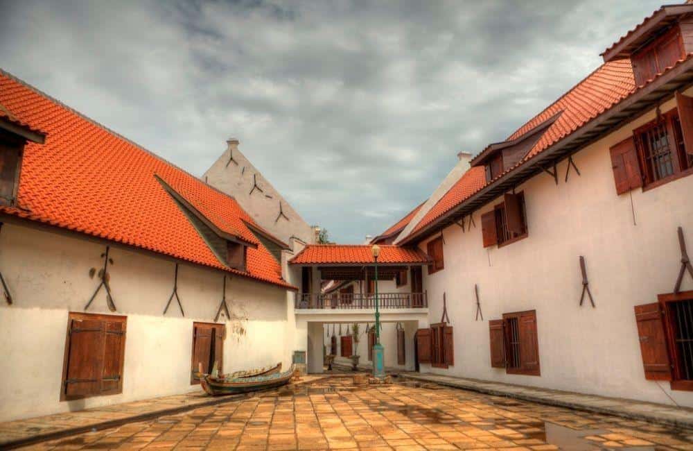 Museum Bahari, 1. Pelabuhan Sunda Kelapa, 2. Amped Trampoline Park, 3. Museum Bahari, 4. Taman Waduk Pluit, 5. Mangrove Angke Kapuk, 6. Alive Museum Ancol, 7. Jakarta Islamic Centre (JIC), 8. Dunia Fantasi (Dufan), 9. Rumah Si Pitung, 10. Waterboom Jakarta Utara