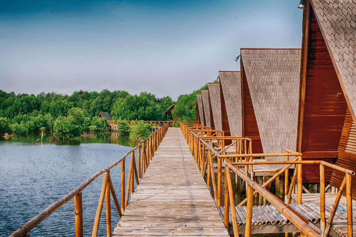 Mangrove Angke Kapuk, 1. Pelabuhan Sunda Kelapa, 2. Amped Trampoline Park, 3. Museum Bahari, 4. Taman Waduk Pluit, 5. Mangrove Angke Kapuk, 6. Alive Museum Ancol, 7. Jakarta Islamic Centre (JIC), 8. Dunia Fantasi (Dufan), 9. Rumah Si Pitung, 10. Waterboom Jakarta Utara