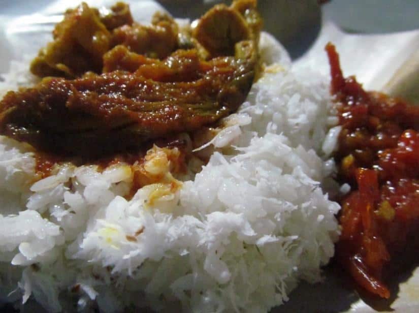 Nasi Karak, 1. Nasi Sodu, 2. Nasi Karak, 3. Tajin Palappa, 4. Sate Lalak, 5. Rujak Petis, 6. Sate Olean, 7. Bakso Tekwoleh, 8. Soto Situbondo, 9. Istana Lele, 10. Ikan Bakar Situbondo