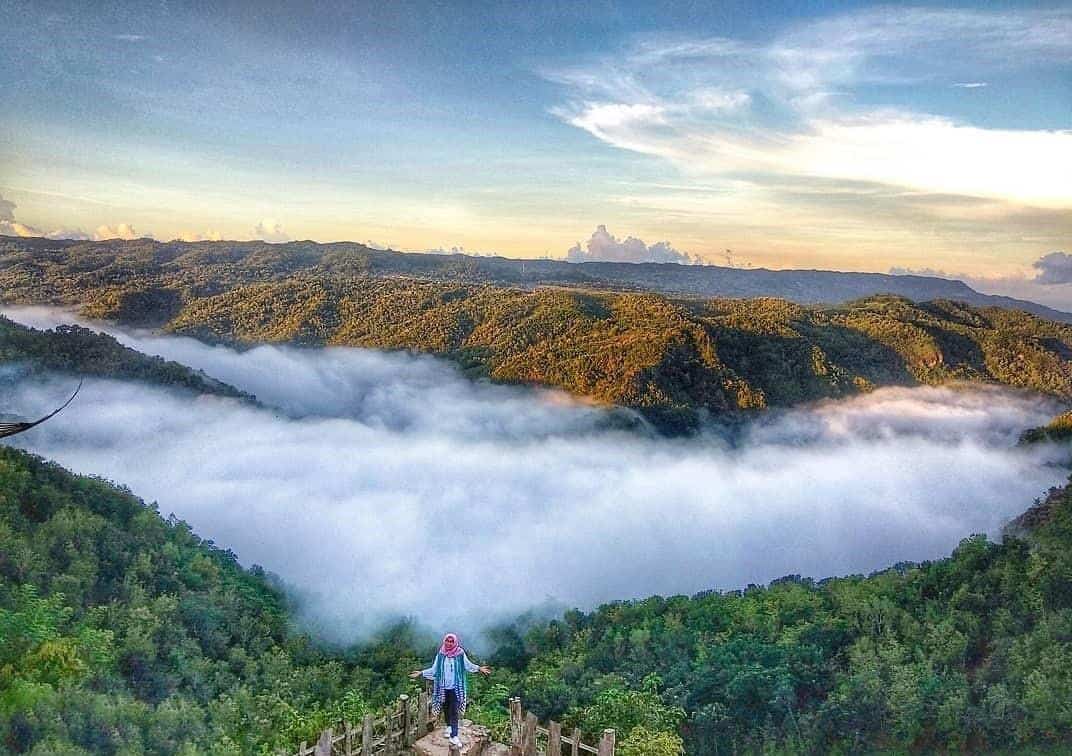 Kebun Buah Mangunan, 1. Kebun Buah Mangunan, 2. Air Terjun Lepo Dlingo, 3. Makam Raja Imogiri, 4. Puncak Becici, 5. Pantai Cemara Sewu, 6. Bukit Panguk Kediwung, 7. Goa Cerme, 8. Bukit Mojo Gumelem, 9. Hutan Pinus, 10. Tebing Watu Mabur