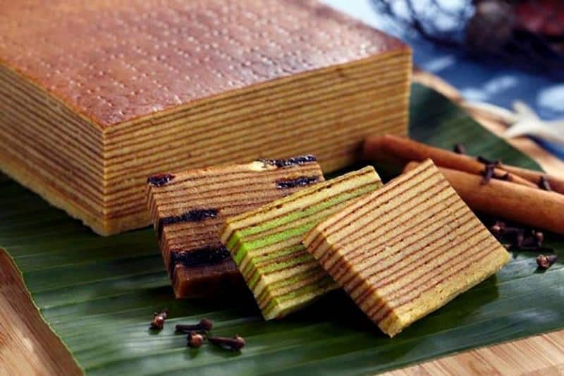 Lapis Legit, 1. Kue Engkak, 2. Benjak Enjak, 3. Kue Tat, 4. Geguduh, 5. Lapis Legit, 6. Pempek Nori, 7. Sekubal, 8. Lempok Durian, 9. Pie Pisang, 10. Kemplang