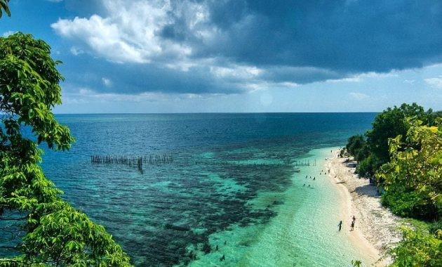 Pulau Kangean, 1. Pantai Lombang, 2. Boekit Tinggi Daramista, 3. Pantai Sembilan, 4. Goa Soekarno, 5. Labeng Mesem Sumenep, 6. Gili Labak, 7. Gili Iyang, 8. Pulau Kangean, 9. Pulau Masalembu, 10. Pulau Sakala