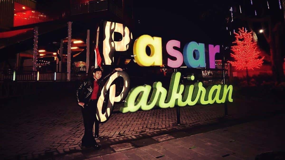 Pasar Parkiran, 1. Taman Langit Gunung Banyak, 2. Omah Kayu, 3. Legend Star, 4. Alun-Alun Batu, 5. Batu Night Spectacular, 7. Museum Angkut, 8. Wisata Payung Batu, 9. Pupuk Bawang