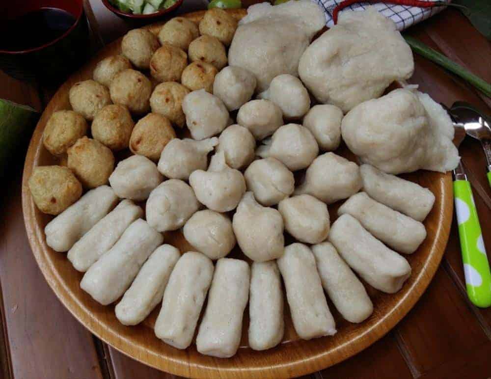 Pempek Nori, 1. Kue Engkak, 2. Benjak Enjak, 3. Kue Tat, 4. Geguduh, 5. Lapis Legit, 6. Pempek Nori, 7. Sekubal, 8. Lempok Durian, 9. Pie Pisang, 10. Kemplang