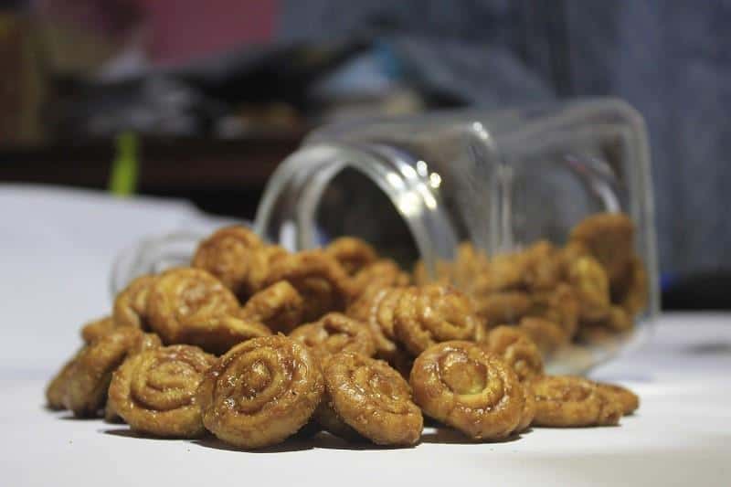 Perut Punai, 1. Bolu Koja, 2. Bay Tat, 3. Perut Punai, 4. Lepek Binti, 5. Kembang Goyang, 6. Kue Tat, 7. Bungkul, 8. Kue Cucur, 9. Kue Satu, 10. Kue Siput