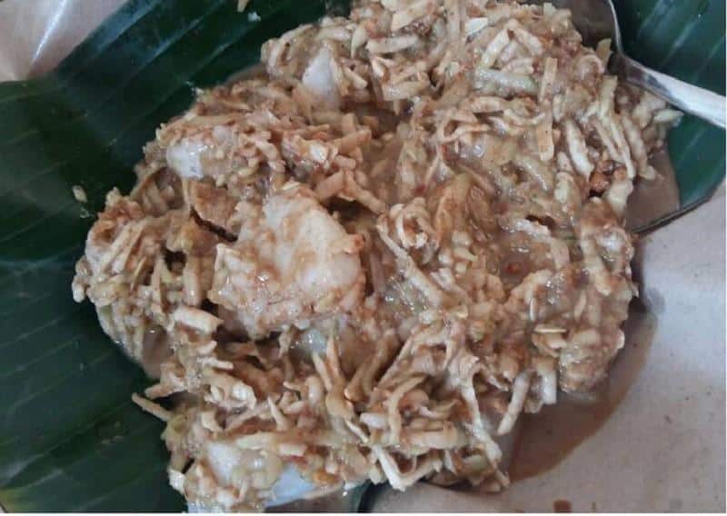 Rujak Gobet, 1. Nasi Mamong Bondowoso, 2. Rujak Gobet, 3. Bakso Gulung Bondowoso, 4. Surma, 5. Nasi Macan Bu Banjir, 6. Tape Manis, 7. Pia Tape, 8. Sate Blitar, 9. Suwar-Suwir, 10. Tape Bakar