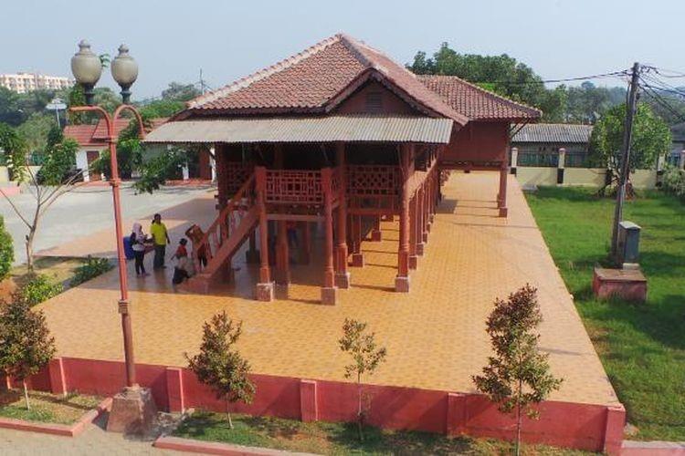 Rumah Si Pitung, 1. Pelabuhan Sunda Kelapa, 2. Amped Trampoline Park, 3. Museum Bahari, 4. Taman Waduk Pluit, 5. Mangrove Angke Kapuk, 6. Alive Museum Ancol, 7. Jakarta Islamic Centre (JIC), 8. Dunia Fantasi (Dufan), 9. Rumah Si Pitung, 10. Waterboom Jakarta Utara