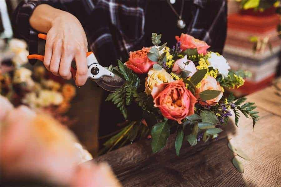1. Pasar Bunga Wastukencana, 2. Pasar Bunga Palasari, 3. Tiara Florist, 4. The Flower Shop, 5. Rosdiana Florist, 6. Gracia Florist, 7. Agus Florist, 8. Florist Choice, 9. Bloom Bouquet and Flower, 10. Pasirluyu Selatan