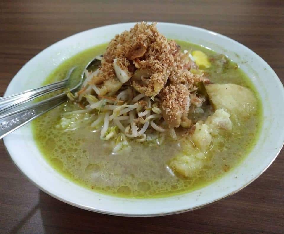 Soto Kraksaan, 1. Soto Kraksaan, 2. Kepiting Olok, 3. Nasi Campur Nyak Nyong, 4. Ketan Kratok, 5. Nasi Glepungan, 6. Anggur Prabu Bestari, 7. Nasi Jagung Merpati, 8. Proll Tape, 9. Rawon Nguling, 10. Bakso Pak Eddy