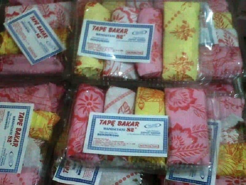Tape Bakar, 1. Nasi Mamong Bondowoso, 2. Rujak Gobet, 3. Bakso Gulung Bondowoso, 4. Surma, 5. Nasi Macan Bu Banjir, 6. Tape Manis, 7. Pia Tape, 8. Sate Blitar, 9. Suwar-Suwir, 10. Tape Bakar