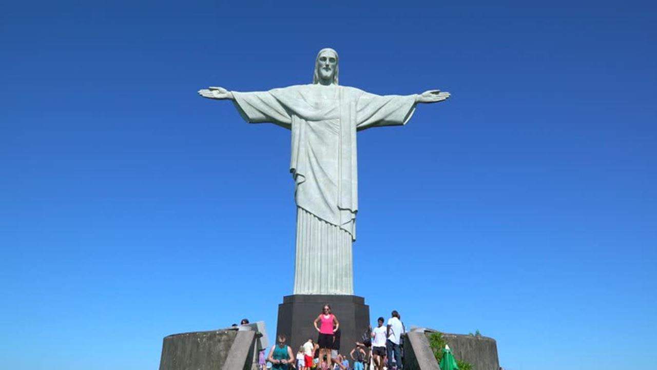 Kristus Sang Penebus, 1. Kristus Sang Penebus, 2. Curumim, 3. Patung Hideraldo Luiz Bellini, 4. Monumen Perang Dunia II, 5. Os Candangos, 6. Monumento a Independencia do Brasil, 7. Discovery of Brazil oleh Rodolfo Bernadelli, 8. Patung Pedro I, 9. Monument to the Bandeiras, 10. Monumento O Passageiro