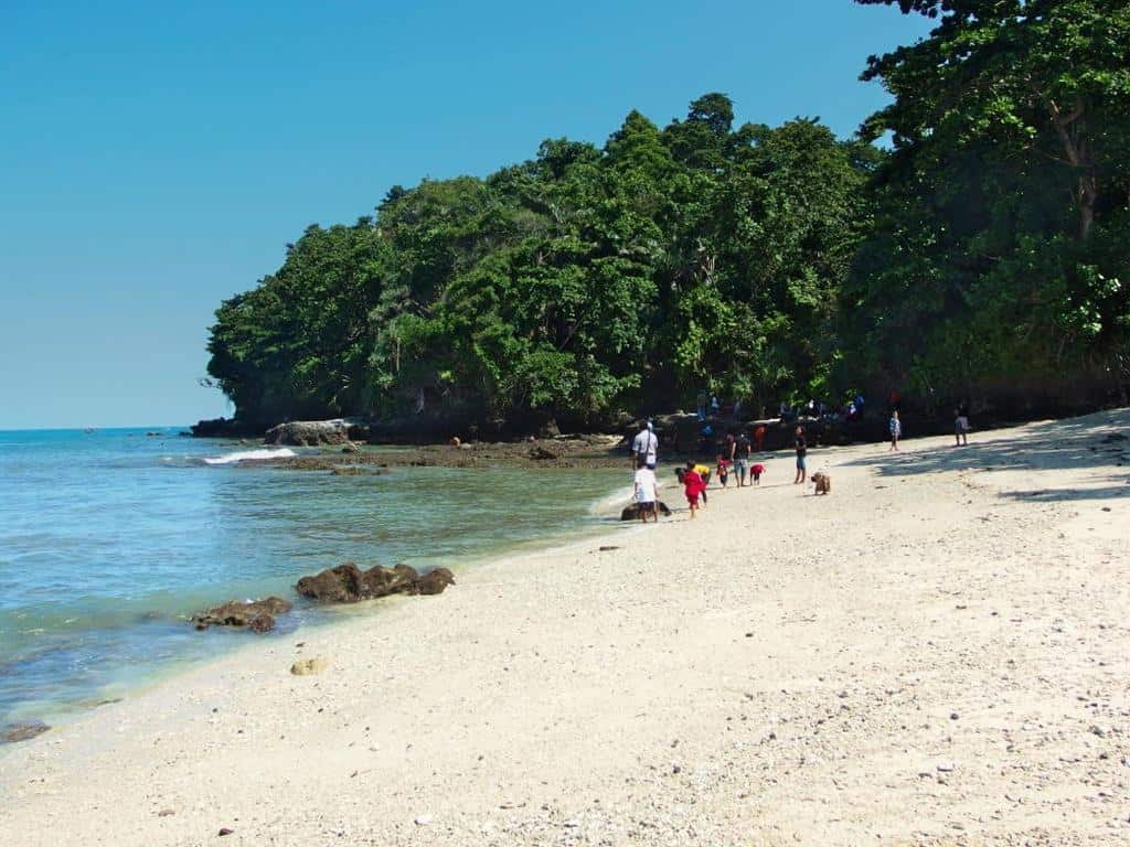 Pantai Karang Pandan, 1. Pantai Menganti, 2. Pantai Nampu, 3. Pantai Karang Jahe, 4. Pantai Bopong, 5. Pulau Panjang, 6. Pantai Pecaron, 7. Pulau Cilik, 8. Pantai Bandengan, 9. Pantai Karang Pandan, 10. Pantai Pringjono