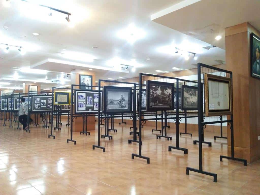 Museum Ir. Soekarno, 1. Makam Bung Karno, 2. Alun-Alun Kota Blitar, 3. Sumber Udel Waterpark, 4. Istana Gebang Blitar, 5. Agrowisata Belimbing Karangsari, 6. Taman Kebon Rojo, 7. Kampung Afrika, 8. Museum Ir. Soekarno, 9. Monumen Peta, 10. Masjid Agung Kota Blitar