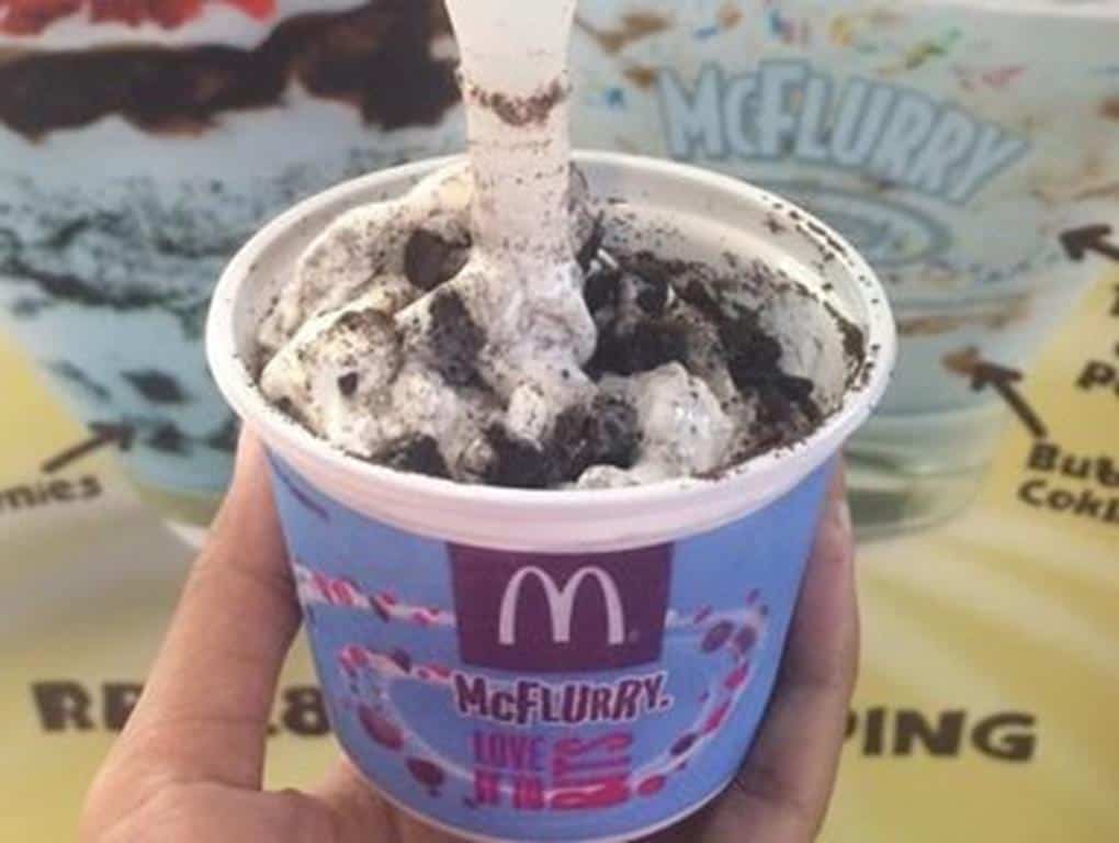 McFlurry Oreo, 1. Mini Cuts Spicy Chicken, 2. McNuggets , 3. Chicken Snack Wrap, 4. Apple Pie, 5. Kentang Goreng, 6. Happy Meal, 7. Big Mac, 8. Cheese Burger, 9. Ayam Krispy, 10. Ayam Spicy, 11. McFlurry Oreo, 12. Hazelnut Frappe, 1. Cheese Steak Burger, 2. Pomegranate Fizz, 3. McFlurry Cadbury, 4. Ayam Gulai McD, 5. Beef Prosperity Burger, 6. Burger Rendang Spesial, 7. Gulai Gurih McShaker Fries
