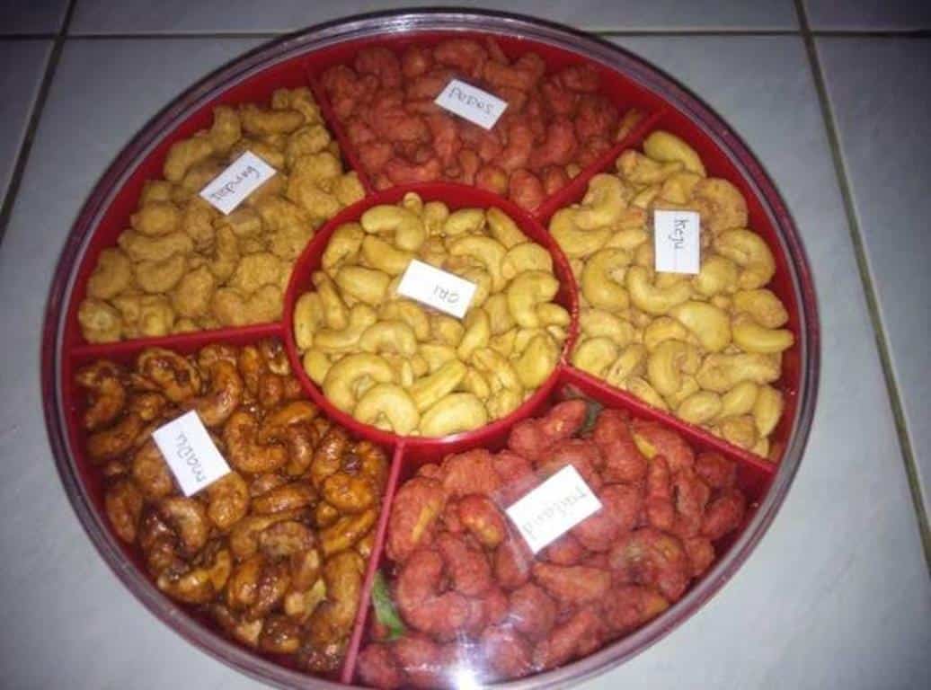 Mete Paket 5 Rasa, 1. Bolu Kukus Mete, 2. Cokelat Mete, 3. Mete Paket 5 Rasa, 4. Keripik Mete, 5. Mete Goreng, 6. Brownte Kendari, 7. Abon Ikan Marlin, 8. Bagea, 9. Perak, 10. Kain Tenun, 1. Athifah Oleh-oleh Khas Kendari, 2. Mete Mubaraq, 3. Brownte Kendari