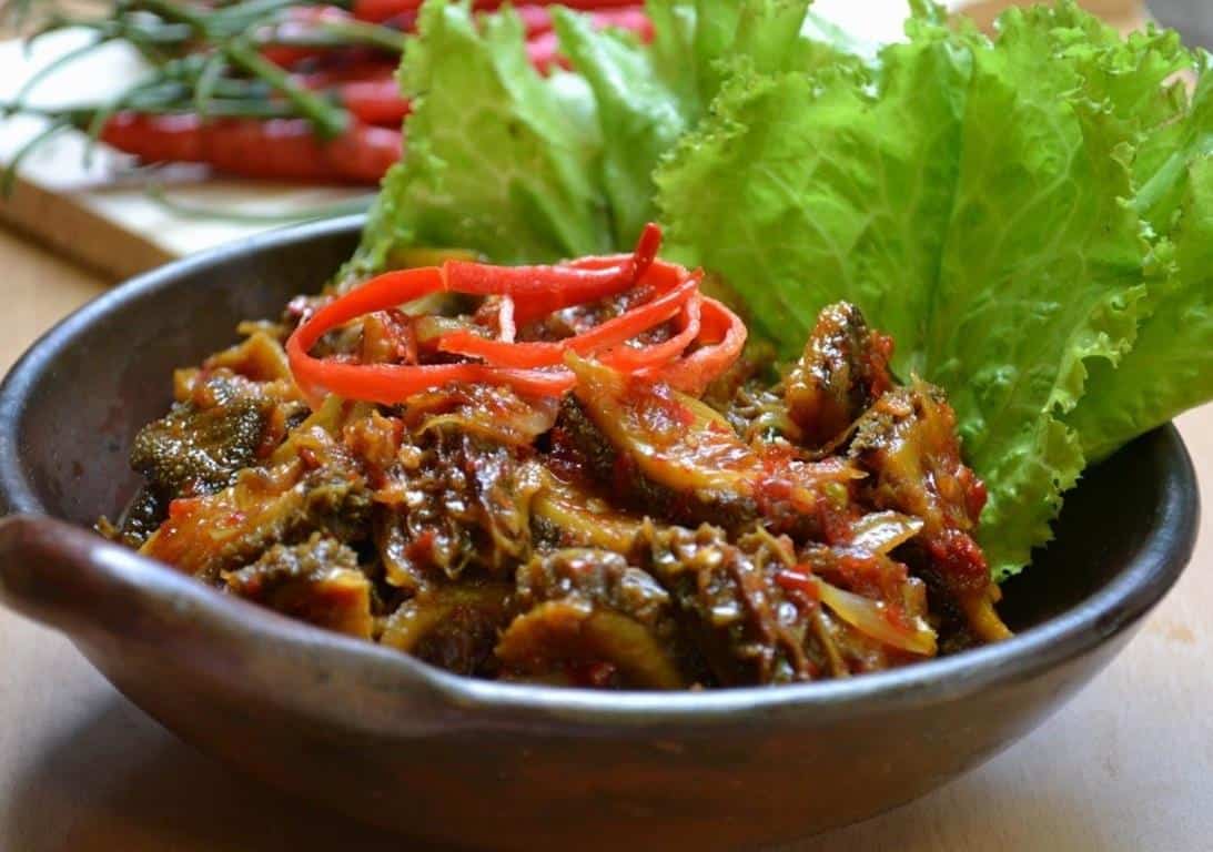 Ayam Gongso, 1. Soto Kudus, 2. Opor Bakar Sunggingan, 3. Sate Kerbau, 4. Ayam Gongso, 5. Pecel Pakis, 6. Lentog Tanjung, 7. Lepet Beras Ketan, 8. Nasi Pindang, 9. Nasi Jangkrik Daun Jati, 10. Intip Ketan