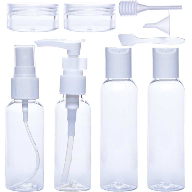 Botol Perjalanan Anti Bocor, 1. Make Up Palette, 2. Botol Perjalanan Anti Bocor (Ukuran travel size), 3. Adaptor Universal, 4. Bantal Perjalanan yang Bisa Ditiup, 5. Tas Perlengkapan Mandi yang Digantung, 6. Ransel Fungsional, 7. Dompet Pelindung Paspor, 8. Powerbank, 9. Packing Cube, 10. Syal dan Selimut, 11. Obat-obatan, 12. Pembalut