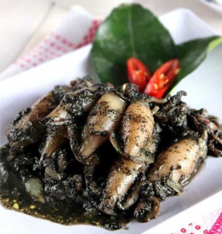 Cumi-Cumi Hitam, 1. Becek Menthok, 3. Garang Asem, 4. Kare Rajungan, 5. Dumbek, 6. Cumi-Cumi Hitam, 7. Gemblong Compreng, 8. Serabi Selong, 9. Belut Pedas, 10. Es Bubur Sumsum