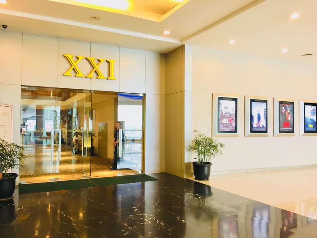 1. CGV 23 Paskal, 2. CGV PVJ, 3. XXI TSM, 4. Festival Citylink XXI, 5. Ciwalk XXI, 6. Empire XXI, 7. CGV Miko, 8. CGV BEC, 9. Cinemaxx, 10. XXI Ubertos, 11. Braga XXI, 12. XXI BTC, 13. CGV Cinemas MIM, 14. CGV Cinemas Kings, 15. XXI Transmart BuBat, 16. Cinema 21 Jatos