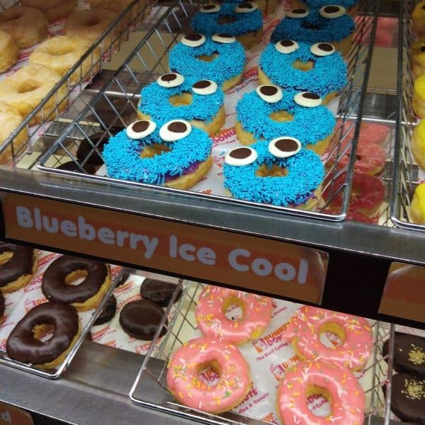 Icy Cool Blueberry, 1. Smiley Donut, 2. Icy Cool Blueberry Donut, 3. Peanut Donut, 4. Strawberry Frost Donut, 5. Cheese Topping Donut, 6. Black Cheese Topping Donut, 7. Chocolate/Strawberry Filling Donut, 8. BS Beef Pastrami Sandwich, 9. CS Smoked Chicken Sandwich, 10. BS/CS Tuna, 11. Cheese Croissant, 12. Ddoffle, 13. Iced Chocolate, 14. Brown Sugar Coffee, 15. Coolatta Strawberry